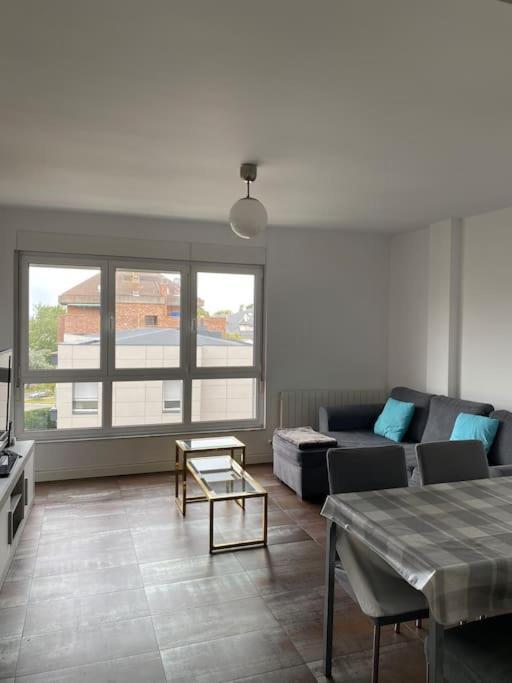Apartamento Amplio Piso En La Segunda Playa Del Sardinero Con Ascensor *